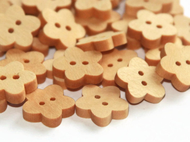 30 Wooden Flower Buttons 13mm Flower Shaped Buttons Etsy