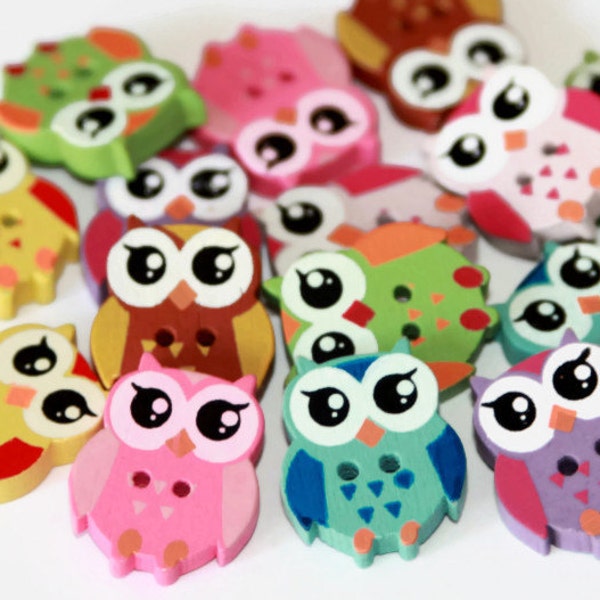 12 Owl Shaped Buttons - Painted Wood Buttons - 21mm x 17mm - Wooden Owl Button - PW54