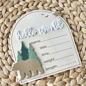 Panneau d'annonce de naissance Hello World de Woodlands | Nom du bébé nouveau-né | plaque de faire-part de naissance | Signe de l'arrivée de bébé à l'hôpital