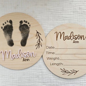 Plaque de faire-part de naissance empreinte de bébé | Faire-part d'arrivée de nouveau-né personnalisé | Nom de l'hôpital pour bébé