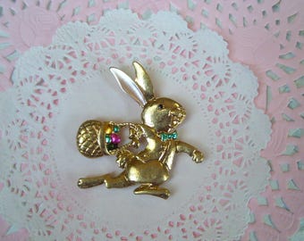 Easter Bunny magnet - Easter magnet - Easter basket - Easter decor - Easter accessories - bunny magnet - rabbit magnet - repurposed jewelry