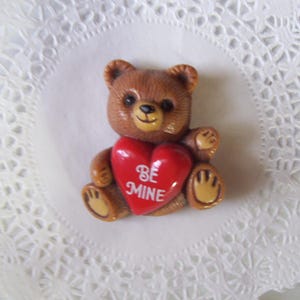 Valentine Bear pin - Hallmark Valentine pin - vintage Valentine pin - Bear pin - Be Mine pin - Heart pin - Valentine jewelry