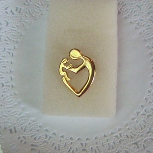 Madonna and Child pin - religious jewelry - religious pin - Virgin Mary pin - Virgin Mary and child pin - Baby Jesus pin - Saint Mary pin