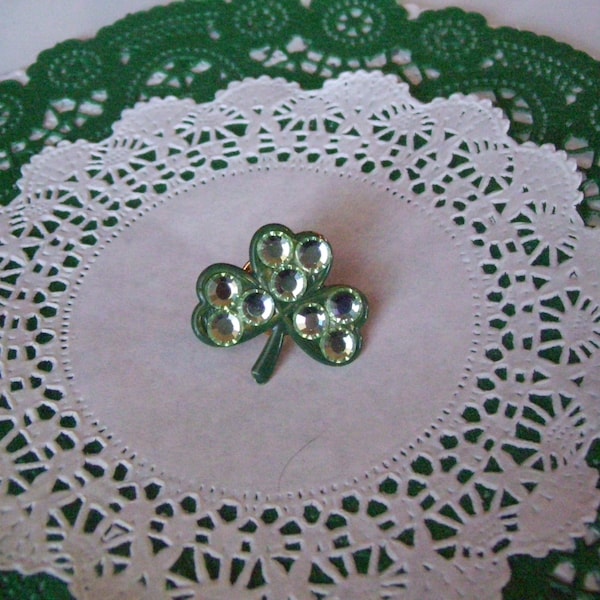 Shamrock Pin - St Patrick's Day Pin - Clover Pin - St Patrick's accessories - Green shamrock - St Patrick's Day jewelry - Shamrock