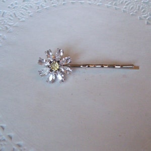 Flower hair pin - Daisy hair pin - Rhinestone hair pin - Jeweled hair pin - repurposed jewelry
