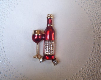 Wine glass magnet - Wine Bottle and Glass Refrigerator Magnet - Wine magnet - Wine jewelry - repurposed jewelry - hostess gift