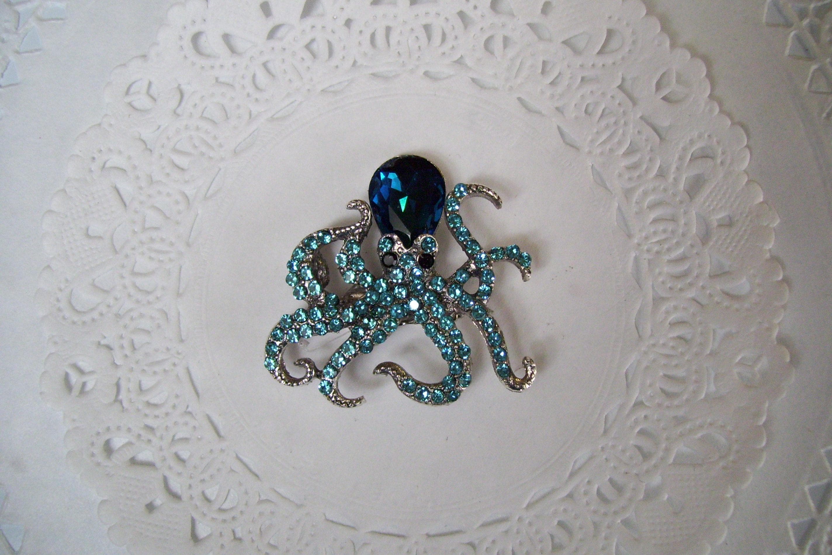 Octopus magnet - repurposed jewelry - beach magnet - beach decor - rhinestone magnet - jewelry magnet - friend gift - jeweled magnet