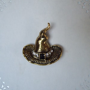 Witch hat magnet - repurposed jewelry - Halloween magnet - Halloween decor - Halloween gift - refrigerator magnet - jeweled magnet