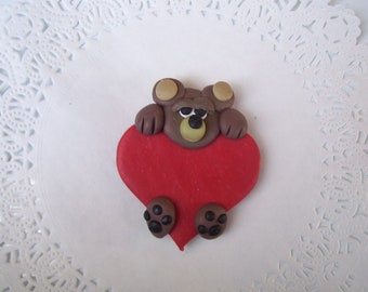 Heart magnet - bear magnet - Valentine magnet - Valentine decor - repurposed jewelry