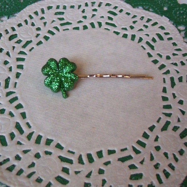 Shamrock hair pin - clover hair pin - St Patrick hair pin - St Patrick accessories - green hair pin