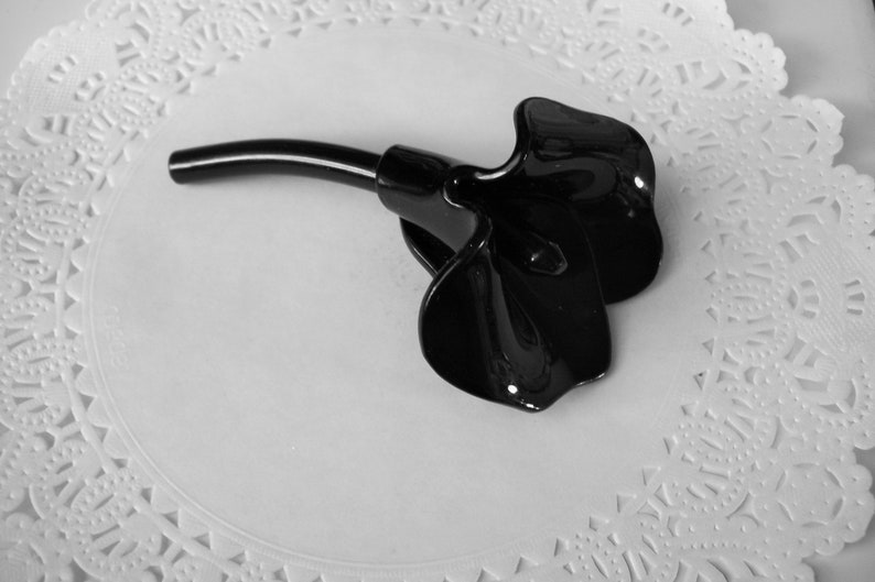 vintage flower brooch flower jewelry lily brooch Calla Lily brooch vintage jewelry black calla lily pin