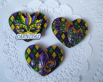 Mardi Gras magnet - Mardi Gras decor - repurposed jewelry - Carnival magnet - New Orleans magnet - friend gift - Mardi Gras mask magnet