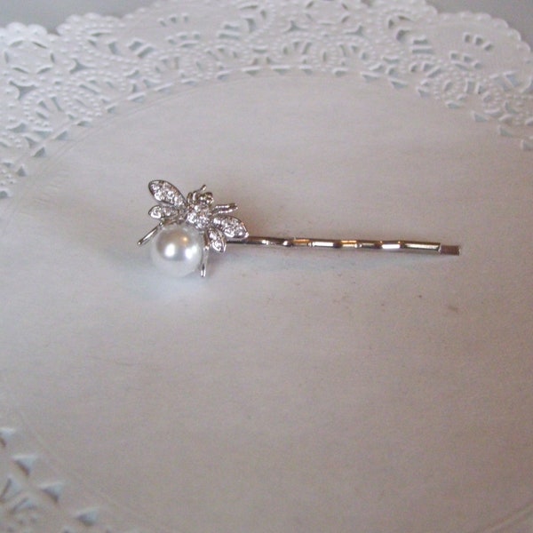 Bee hair pin - pearl bee hair pin - pearl hair pin - repurposed jewelry - jeweled hair pin - wedding hair pin - hair accessories - bobby pin
