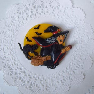 Witch magnet - Halloween magnet - black cat magnet - repurposed jewelry - Halloween decor - Halloween gift - refrigerator magnet
