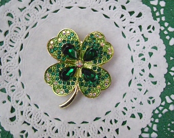 Shamrock magnet - clover magnet - repurposed jewelry - St Patrick magnet - jeweled magnet - St Patrick decor - gift - Irish magnet