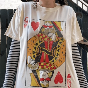 Queen of Hearts Graphic Tee: Viva Las Vegas Vintage T-Shirt