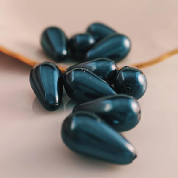 Teardrop Pearl Beads in Royal Blue 15x8mm Czech glass pearls Straight Hole Tear Drop beads 10 beads per pkg.