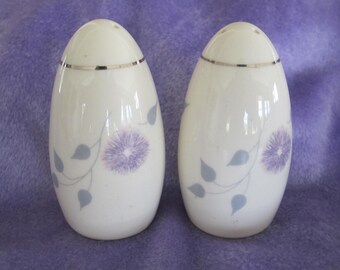 Thistle Shaker Purple Flower Century Service Salt & Pepper Homer Laughlin USA Mid Century