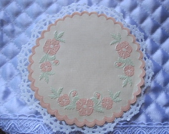 5 Pcs Vtg 40'S 5" Peach  Floral  Embossed Scallop Edge Paper Doily  Ivory Off White Betty Brite RARE