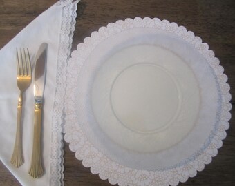 50 Pcs Place mats Bulk Disposable Paper 12" Round Gold Lace Print PARTY EVENT