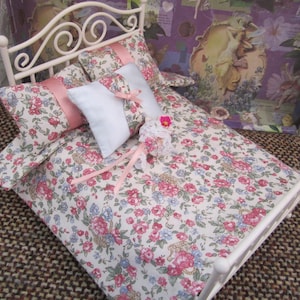 Doll House 1:12 Miniature FLOWERS Ivory Ribbon Coverlet Bedspread  Blanket Hand Made in ME 5 pc set Reversible Rose Bouquet