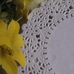 20 PCS 4.5&quot; inch  White  Floral Flower LACE Paper Doily Round Weddings Events decorations Cards Crafts