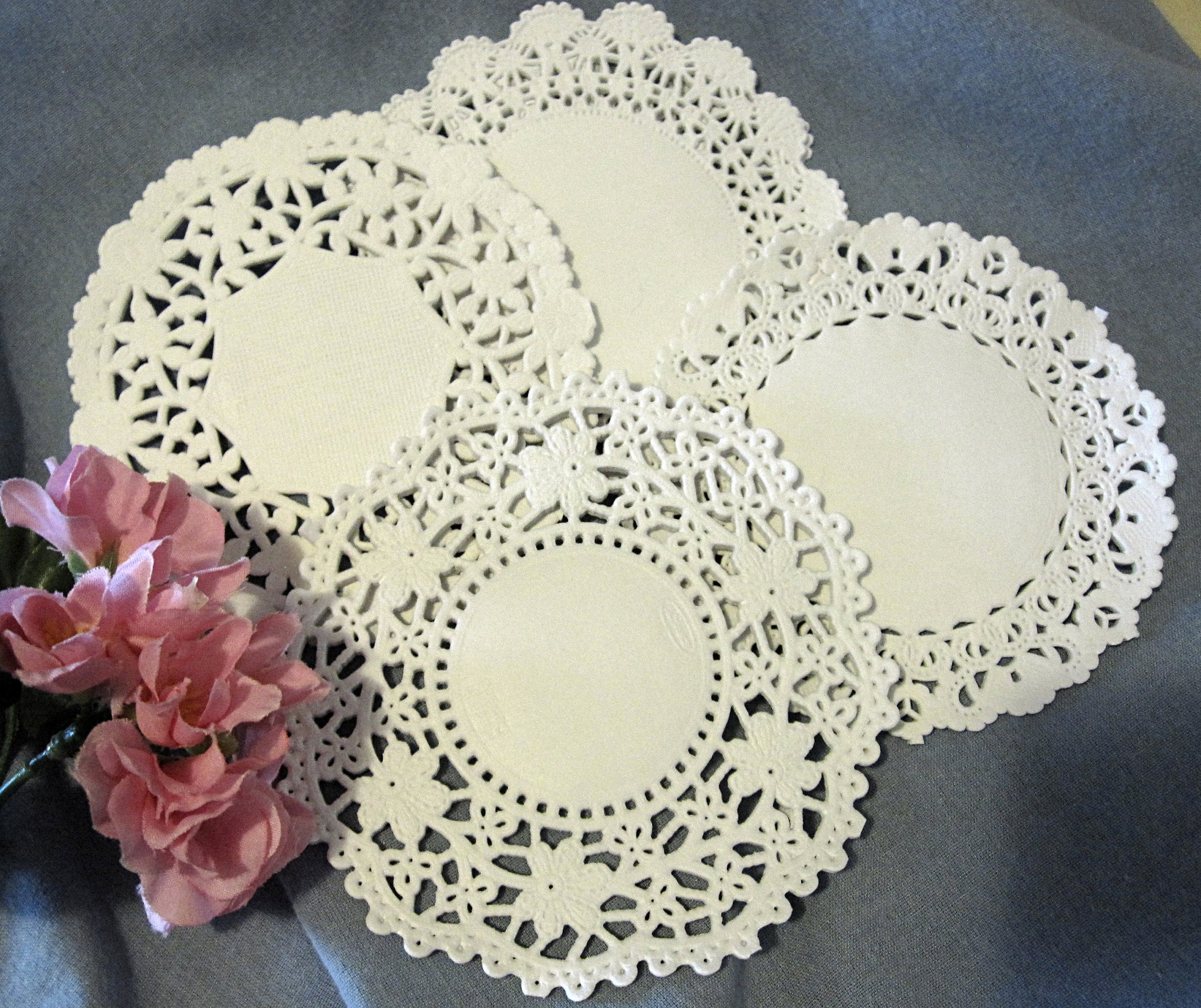 20 Embossed French Lace Paper Doilies, 4-8 Inches White Paper Doilies 
