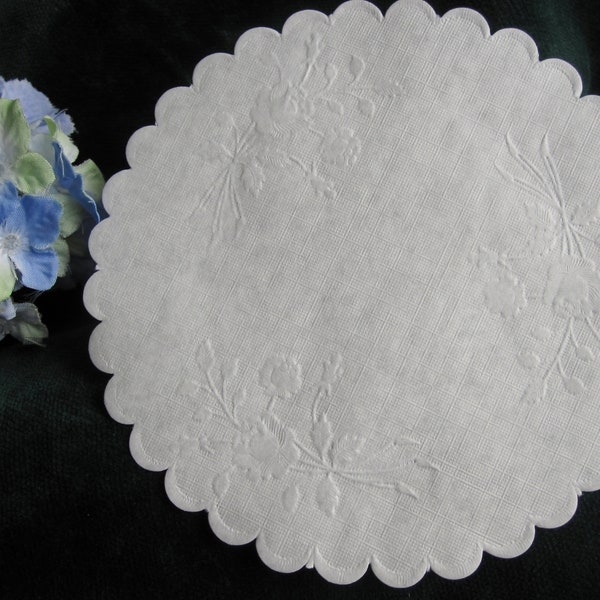 10 pcs 5" Round Floral Rose Embossed Scallop Edge WHITE PAPER DOILY