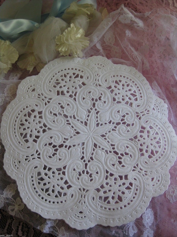 20 Star Lace Paper Doilies 8in