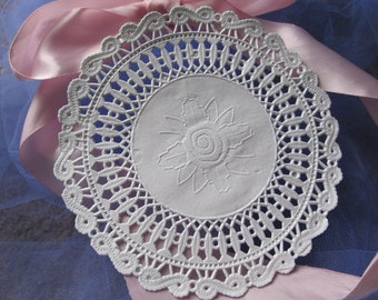 10 pcs 5.5" Inch White Lace Doily Paper Round CARDS CRAFTS UK - Rare Pattern