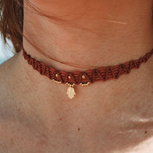 Personalized Macrame bohemian Indian choker with golden charm /Unique ethnic tribal hamsa necklace/Nature inspired Makramee schmuck