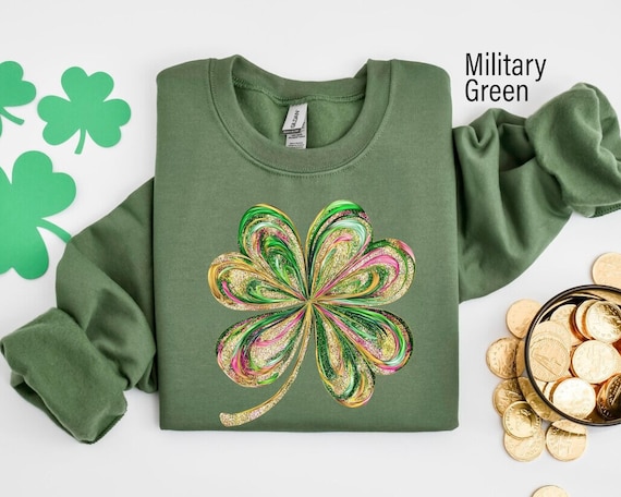 Retro Shamrock Sweatshirt, Womens Glitter Sweatshirt, Cute St Patricks Day Sweatshirt, Lucky Sweatshirt, Irish Shirt, Four Leaf Clover