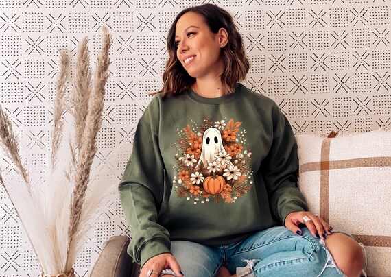 Floral Ghost Sweatshirt, Floral Ghost Shirt, Halloween Ghost Sweatshirt, Flower Halloween Shirt, Vintage Retro Sweatshirt, Fall Sweater
