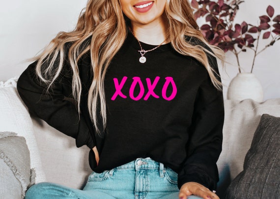 XOXO Sweatshirt, Valentine Sweatshirt, Women Love Heart Cute Crewneck, Cute Valentine Shirt, Valentines Day Sweatshirt, Valentines Day Shirt