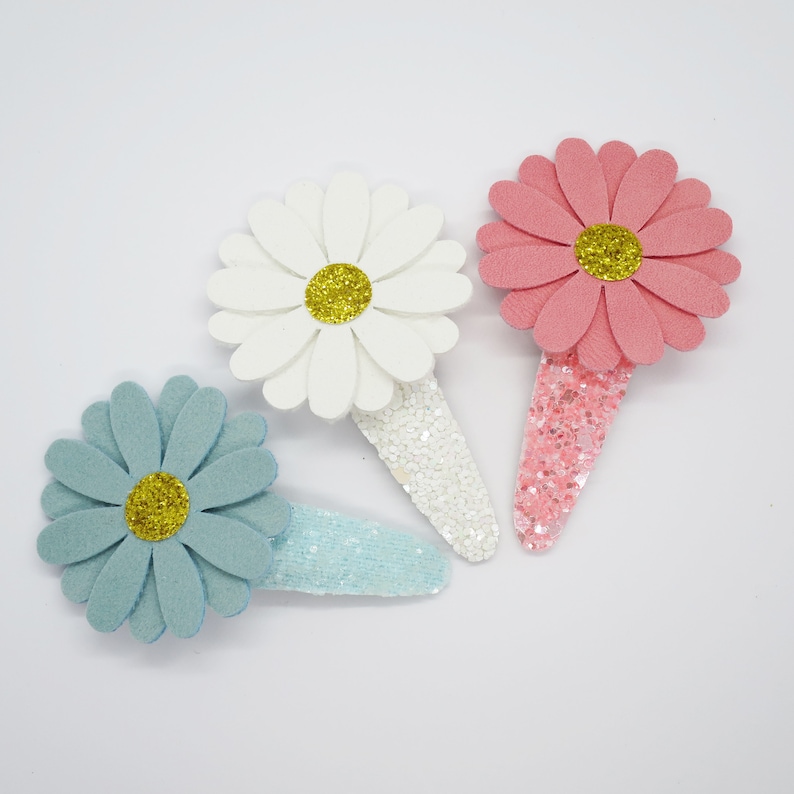 glitter snap clip Suede clip Flower hair slide daisies clip Daisy hair clip Glitter daisy clips glitter bow daisys glitter clic clac