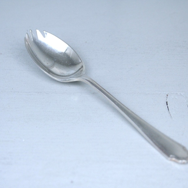 Olive fork 1930s  Silver Plated  (104993E)