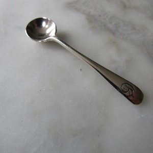 Salt Spoon English Sterling Silver 1905 Old English Pattern &quot; G &quot;  (108557E)