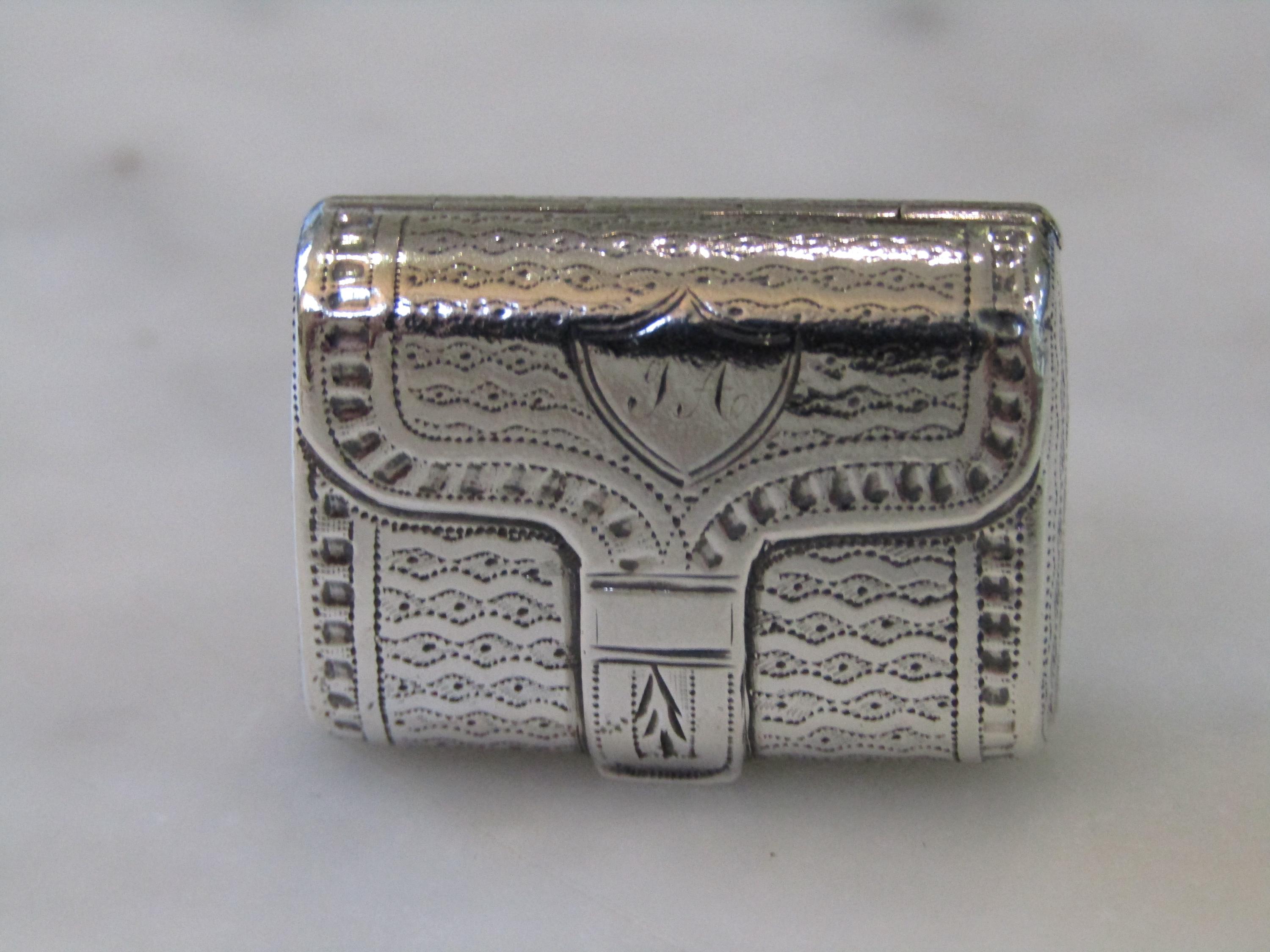 Box  Sterling Silver 925 Made in 1817 Snuff Box  (HH13E)