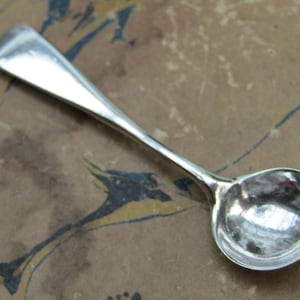 Salt Spoon English Sterling Silver 1898 Victorian Old English Pattern   (L2QE)