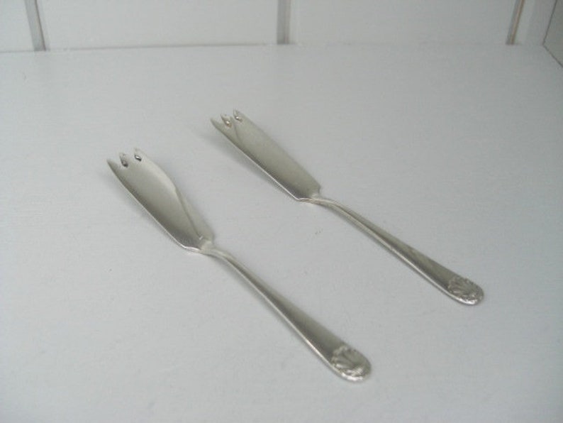 Pair Olive Forks 102864E