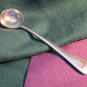 Salt Spoon English Sterling Silver 1885 Old English Pattern   (107836E)