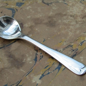 Salt Spoon Silver Sterling 925 - 1918 -  Old English Pattern   (L2AE)