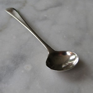 Salt Spoon &quot; T &quot; English Sterling Silver 1810 Old English Pattern   (106856E)