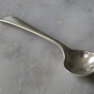 Salt Spoon English Sterling Silver 1897 Victorian  Old English Pattern   (106777E)