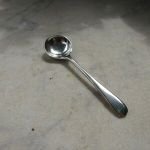 Salt Spoon Sterling English Silver 1956 Old English Pattern (106506E)