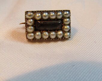 Brooch  -  Victorian Mourning Brooch -Gold & Pearls    (107746E)