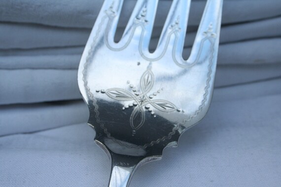 Large Serving Fork Old English Pattern Silver Plated 1920s 103312E