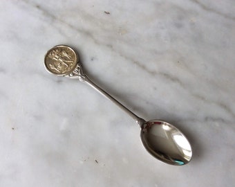 Golf Spoon  English Sterling Silver 1968 By Walker & Hall  (106043E)