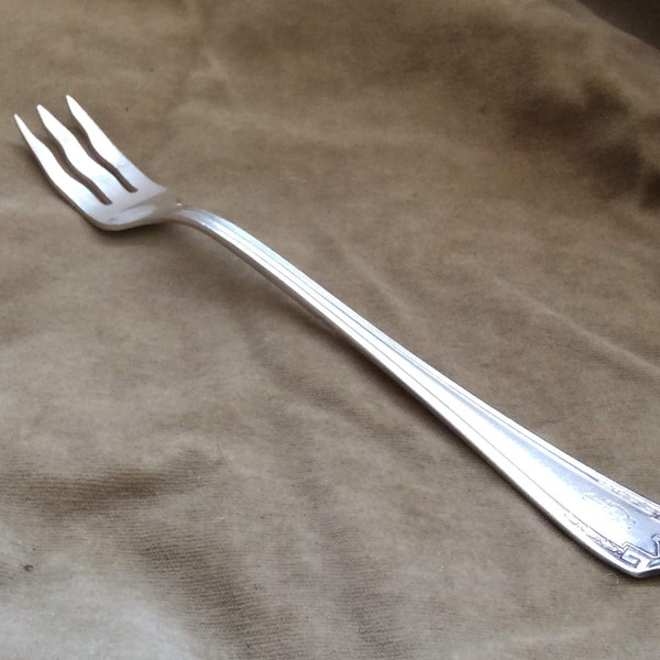 Olive Fork Silver Plated 1930s  Gorham & Co USA  " M H " (105815E)