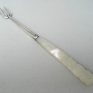 Olive Fork  Mother of Pearl  Victorian Sterling Silver  (102859E)